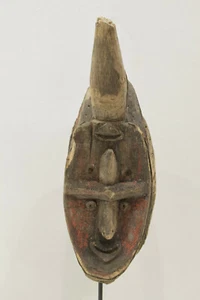Estatua Yina de doble cara de Papúa Nueva Guinea - Imagen 1 de 6