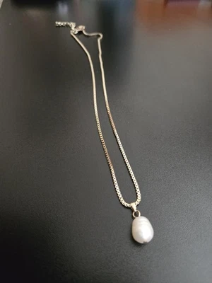 Collar de perlas barrocas AUREUS+ARGENT x REPÚBLICA BANANERA Foto 1 de 3