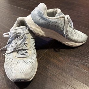 Women’s New Balance 520 Running Shoes/Sneakers - Icy (Light) Blue, Size 6.5 - Picture 1 of 5