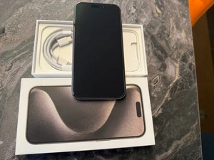 Apple iPhone 15 Pro 256GB Grau / Titan Natur, Top Zustand - Bild 1 von 3