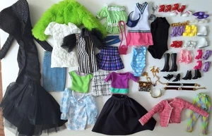 Lot of clothing shoes accessories for barbie - Picture 1 of 8
