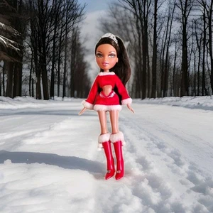 Bratz Holiday Yasmin Doll With Tiara For You Rare and Collectable - Picture 1 of 7