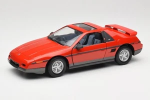 92588 Pontiac Fiero GT Red Road Signature 1:18 - Foto 1 di 8