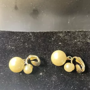 Signed: HOBE Earrings Clip On Double Faux Pearl Gold 9KGF or Platinum tests Vtg - Picture 1 of 5