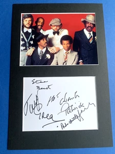 HOT CHOCOLATE cartolina/passepartout firmata di persona 20x30 autografo - Foto 1 di 2