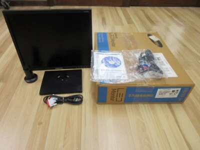Samsung S19C200BR 19" Monitor LS19C20K - Image 1 of 4