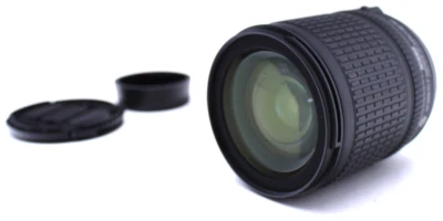 Lente Nikon DX AF-S Nikkor 18-135 mm F/3,5-5,6 G ED. SWM IF Asférico Ambas Tapas Foto 1 de 4