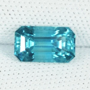 2.63 ct TOP LUSTROUS NICE BLUE NATURAL BLUE ZIRCON CAMBODIA Octagon See Vdo WR - Picture 1 of 3