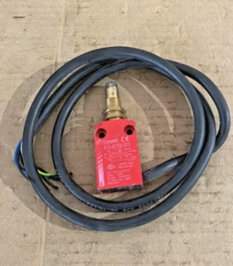 Crouzet Plunger Limit Switch 2.5KV IP65/IP67 240V AC 6A P/N 83872101 - Picture 1 of 9