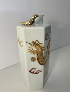 Brocca sake bianca fischietto giapponese vintage drago dipinto a mano con uccellino oro - Foto 1 di 13