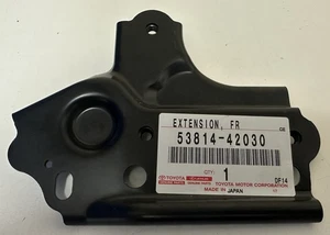GENUINE NEW TOYOTA RAV4 MK4 LEXUS NX200 14-0N FRONT LEFT WING BRACKET 5381442030 - Picture 1 of 8