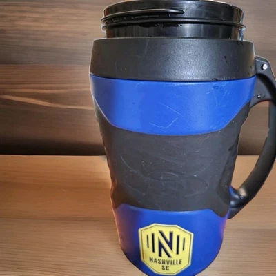 Termo lateral Under Armour 64 oz jarra espuma aislada botella de agua azul/negro Foto 1 de 4