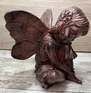 Estatua de niño hada de jardín - Estatua de resina con acabado de pátina de bronce - Jardín de 11" x 9" - Imagen 1 de 17