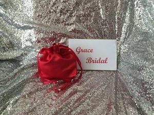 BOLSO DE MUÑECA SATÉN DUQUESA ROJO RUBÍ B/NIÑA FLOR DE CRIADA *muestras gratis* BNIP - Imagen 1 de 6