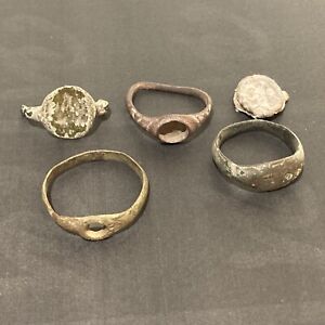 Mixed Lot Of 5 Ancient Medieval Rings Large Copper, Bronze, And Billon Silver
