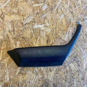 Reposabrazos puerta trasera izquierda mercedes-benz w124 manija de agarre puerta 1249700301 - Imagen 1 de 9