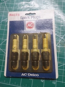 AC Delco Conventional Spark Plugs R45TS - Pack of 4 Spark Plugs - Foto 1 di 5