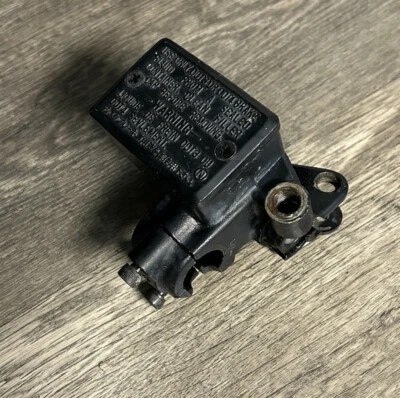 Honda V65 Sabre VF1100S 1984 embrague cilindro maestro  Foto 1 de 4