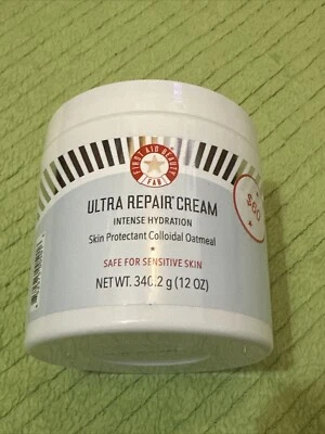 ¡NUEVO! Crema reparadora First Aid Beauty Ultra hidratación intensa 12 oz. Foto 1 de 2