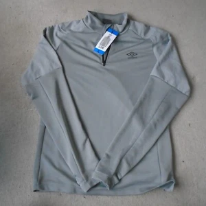 Umbro 1/4 Zip Allenamento Warm Up Top Manica Lunga Uomo L Griffin Grigio NUOVO NUOVO CON ETICHETTE - Foto 1 di 7