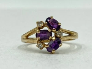 Amethyst Lady's Stone & Diamond Ring 3 Diamonds .03 Carat T.W. 14K Y (EL1094732) - Foto 1 di 7