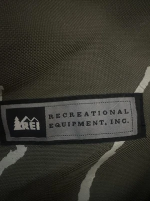 "Bolso de lona REI verde 42"" sin correa para el hombro" Foto 1 de 4