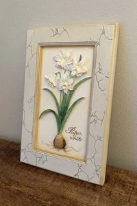 Handbemaltes Wandrelief "Papierweiß" von Marks & Spencer  - Bild 1 von 4