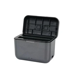 Caricabatteria doppio slot con caricatore USB per batterie fotocamera Insta360 X5 - Foto 1 di 3