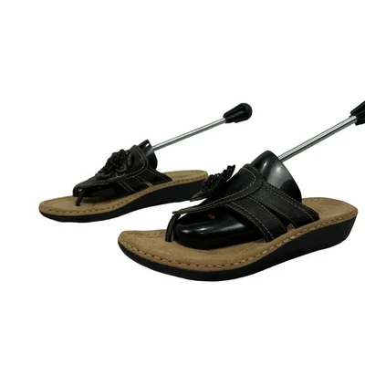 Sandalias Cliffs White Mountain para mujer negras florales talla 7 parte superior de cuero y gamuza Foto 1 de 4
