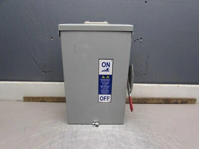 Midwest 电动 MGU323R 封闭式安全开关,3P/100A/240V,优惠! — 第 1/4 张图片