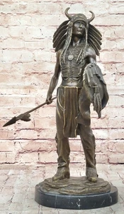 Statua in marmo bronzo indiano nativo americano nudo capo scultura statuina vendita - Foto 1 di 10