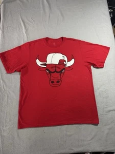 Adidas Chicago Bulls Hat Logo Shirt XL Red NBA Basketball Tee Streetwear - Picture 1 of 6