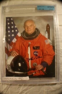 John Glenn Signed 8x10 NASA STS-95 Photo JSA Encapsulated Beckett Authenticated  - Bild 1 von 4