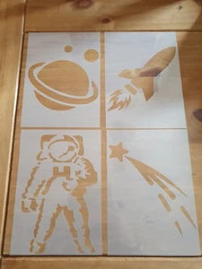 Set 4 Stencil Tema Spazio Riutilizzabili - Artigianato - Aerografo - Cameretta Bambini - Foto 1 di 1