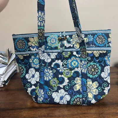 Vera Bradley Large Quilted Overnight Mod Flora Blue Tote Bag Excellent Condition - Image 1 of 4