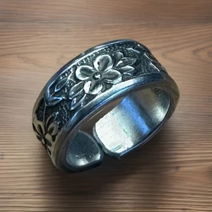 Vintage Floral Japan Löffel Ring Edelstahl umfunktioniert Besteck Größe 8 - Bild 1 von 6