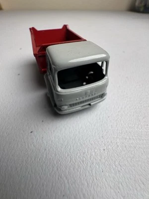Vintage 1961 Matchbox Lesney Bedford 7 1/2 Ton Tipper  Gray With Red Bed  Mint - Image 1 of 4