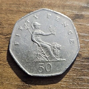 1997 Rare Valuable 50p Britannia Shield Fifty Pence Coin - Picture 1 of 2