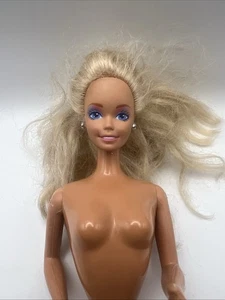 Garden Party Barbie 1988 ohne Kleidung nur Puppe mit Ohrringen wie besehen - Bild 1 von 8