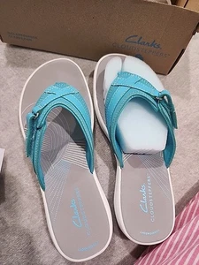 NUEVAS SANDALIAS CHANCLAS CLARKS CLOUD STEPPER TURQUESA TALLA 6 PRECIO DE VENTA SUGERIDO POR EL FABRICANTE $60 - Imagen 1 de 6