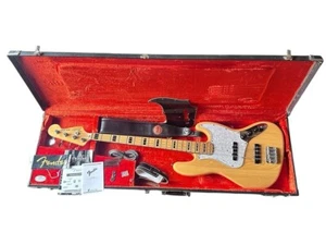 Usato 2007 Fender USA American Vintage 75 Jazz Bass Natural Block Intarsiato con OHSC - Foto 1 di 10