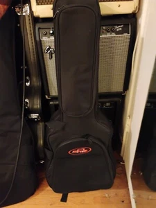 SKB 36 Inch Gig Bag For Travel Size Acoustic Guitars that are 34" READ - Picture 1 of 10