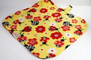 Fleece blanket for kids Ladybugs 17''x17'' SMALL BLANKET WITH A PACIFIC HOLDER - Picture 1 of 4