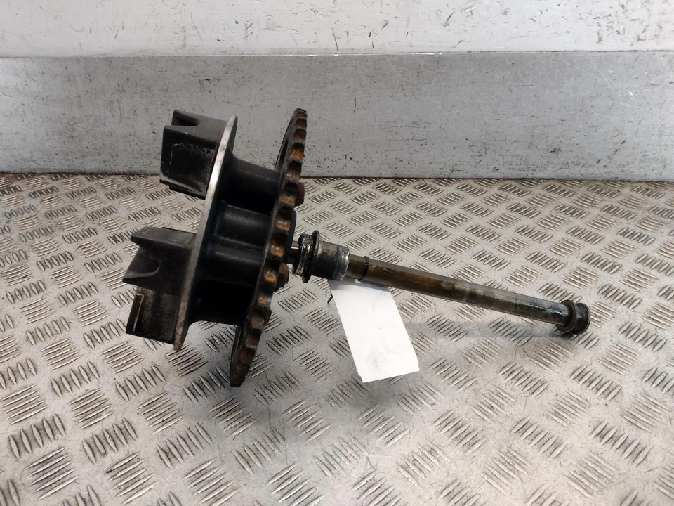 Husillo trasero Triumph Speed Triple 885 1995 Foto 1 de 3