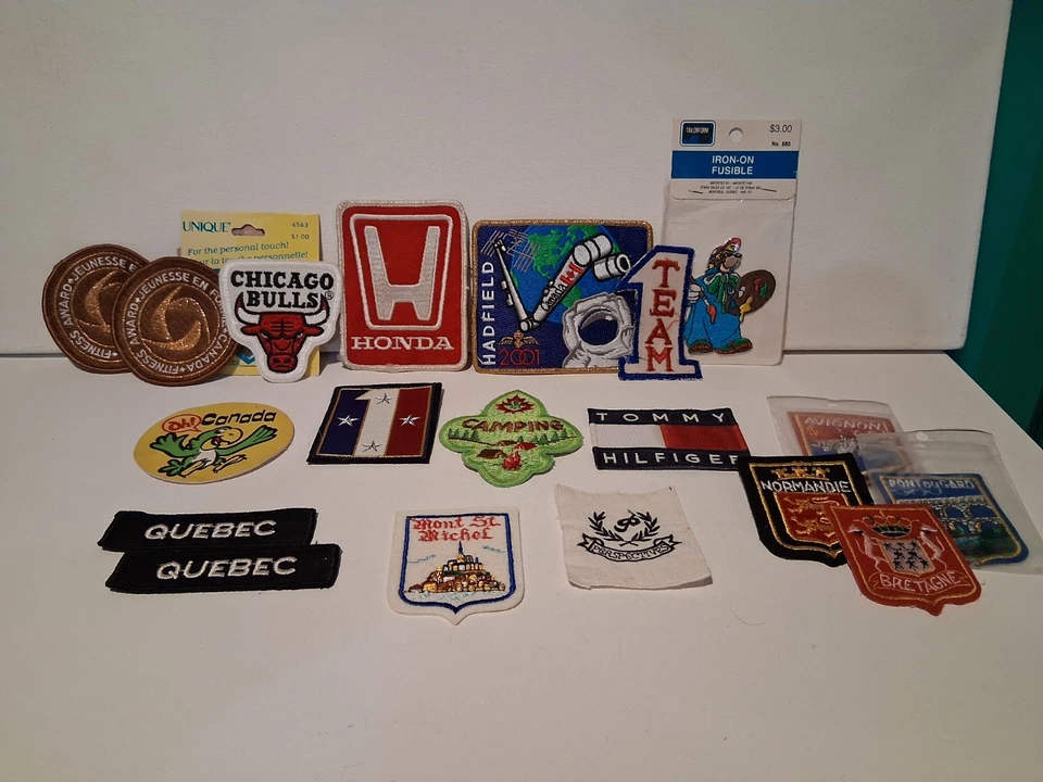 VINTAGE LOT OF ASSORTED PATCHES - SOUVENIR/SPORTS ETC. - Image 1 of 1