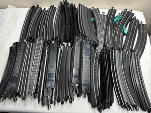 Giant lot of Bachmann e-z track 24 straight 59 curved 6 switchers 1 terminal -90 - Picture 1 of 6