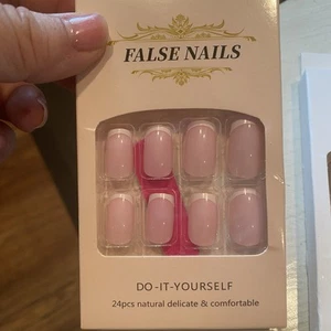 Falsche Nägel 24 Stück - Bild 1 von 1