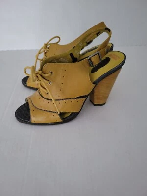 Zapatos de tacón de cuero London Underground talla 9 Foto 1 de 4