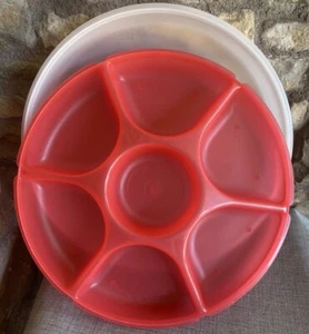 Tupperware 1665-4 Divided Vegetable Snack Relish Tray Lid - Picture 1 of 4