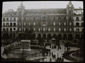 VINTAGE Magic Lantern Slide MADRID PLAZA MAYOR C1930 PHOTO SPAIN - Picture 1 of 3